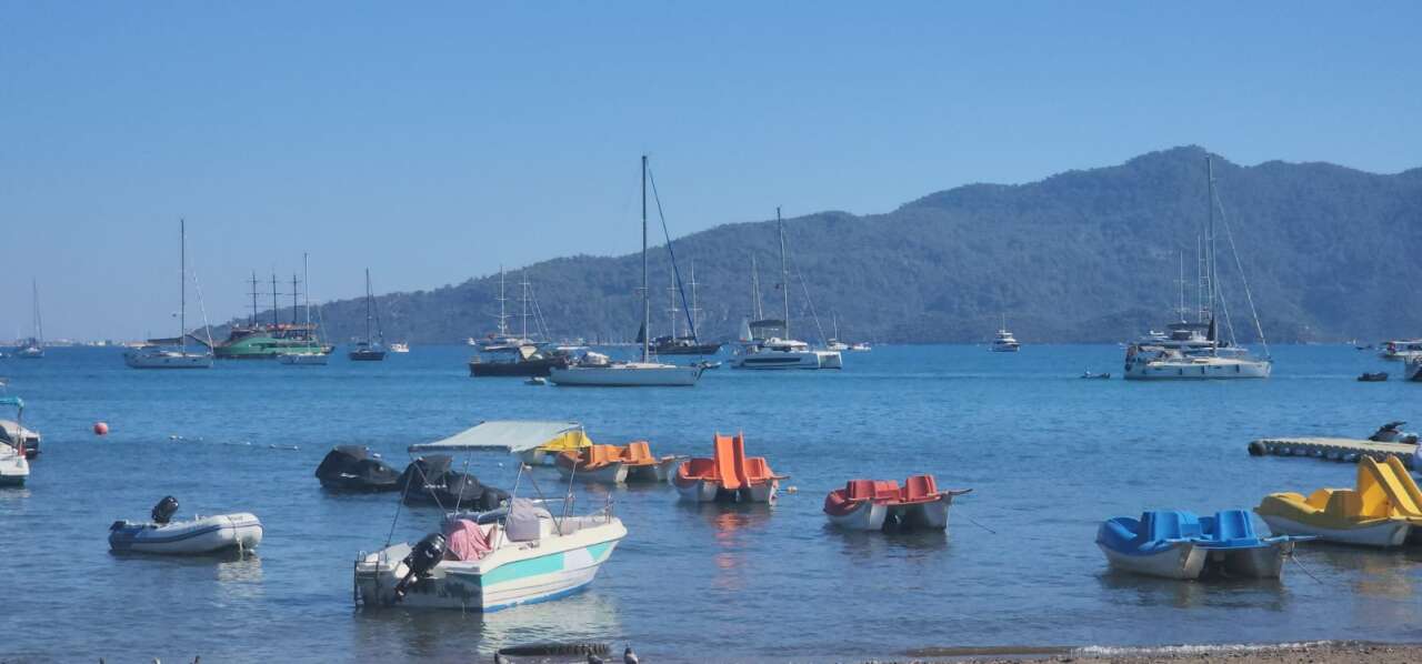 Muğla’nın Turizm Cennetlerine Lüks Yat Akını Bodrum, Marmaris ve Fethiye’de Milyon Dolarlık Yatlar Dikkat Çekiyor 2